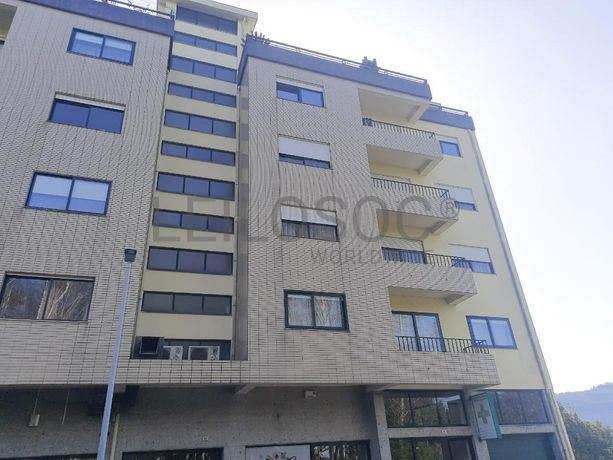 Apartamento T4 + Garagem · Vila das Aves