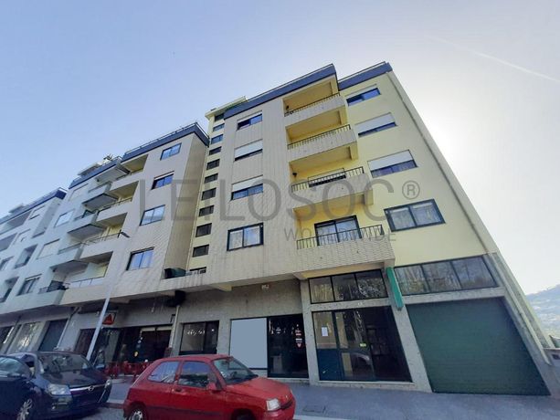 Apartamento T4 + Garagem · Vila das Aves