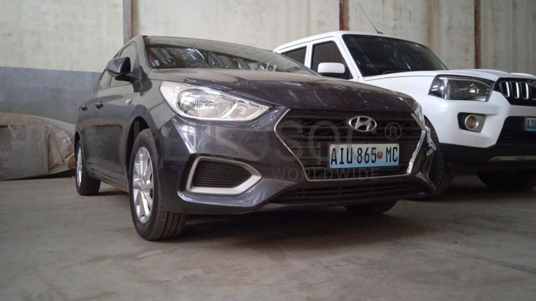 Hyundai Accent ·
