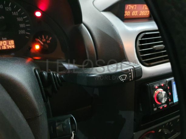 Opel Corsa · Ano 2004