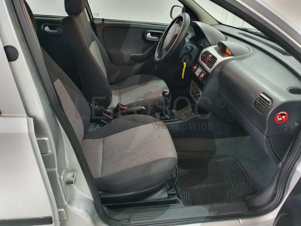 Opel Corsa · Ano 2004