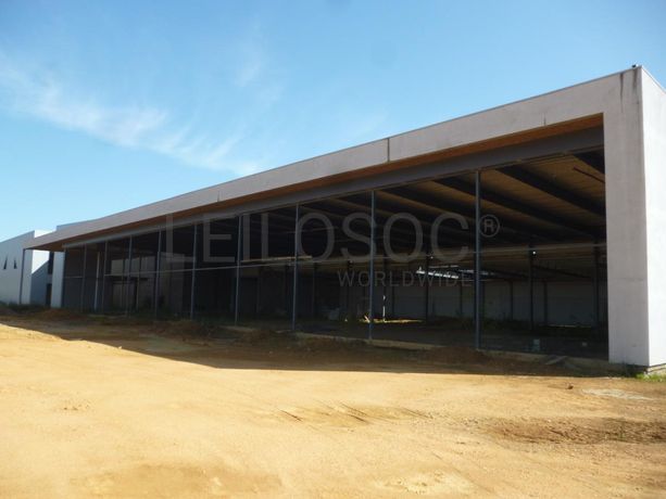 Lote para Construção c/ Benfeitoria de Armazém Industrial · Aguada de Cima, Águeda