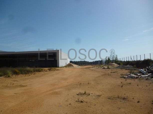 Lote para Construção c/ Benfeitoria de Armazém Industrial · Aguada de Cima, Águeda