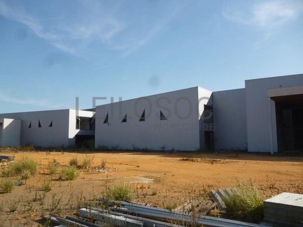 Lote para Construção c/ Benfeitoria de Armazém Industrial · Aguada de Cima, Águeda