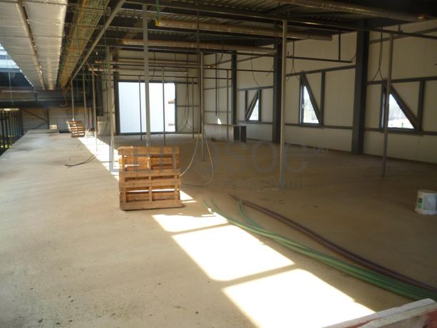 Lote para Construção c/ Benfeitoria de Armazém Industrial · Aguada de Cima, Águeda