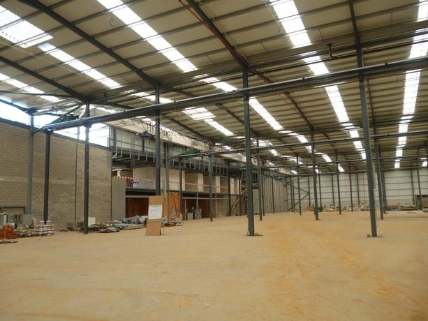 Lote para Construção c/ Benfeitoria de Armazém Industrial · Aguada de Cima, Águeda
