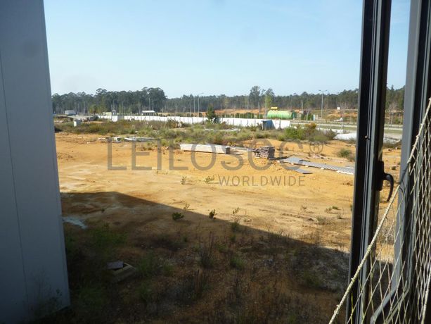 Lote para Construção c/ Benfeitoria de Armazém Industrial · Aguada de Cima, Águeda
