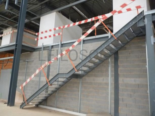 Lote para Construção c/ Benfeitoria de Armazém Industrial · Aguada de Cima, Águeda