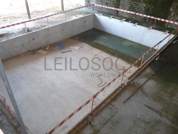 Lote para Construção c/ Benfeitoria de Armazém Industrial · Aguada de Cima, Águeda