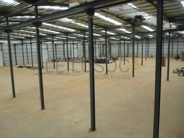 Lote para Construção c/ Benfeitoria de Armazém Industrial · Aguada de Cima, Águeda