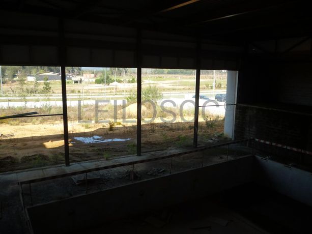 Lote para Construção c/ Benfeitoria de Armazém Industrial · Aguada de Cima, Águeda