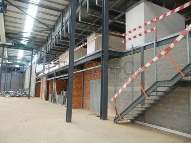 Lote para Construção c/ Benfeitoria de Armazém Industrial · Aguada de Cima, Águeda