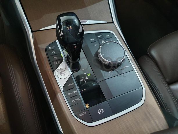 BMW 320D Sedan · Ano 2018