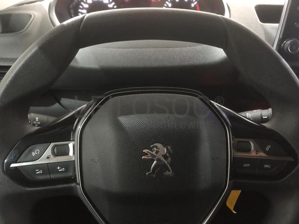 Peugeot Partner · Ano 2020