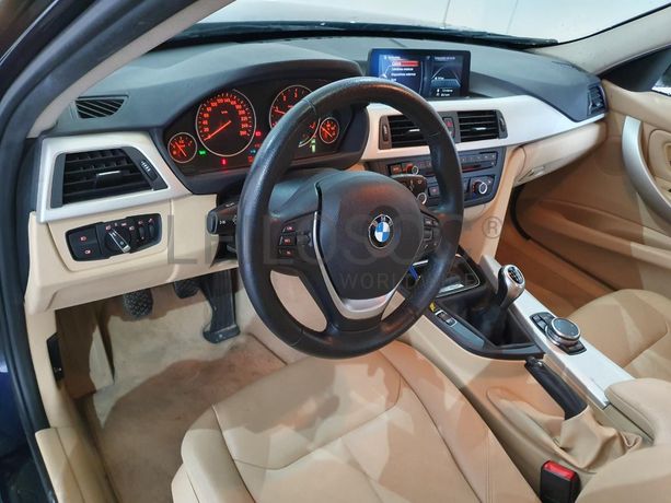 BMW 320D 2.0 Touring · Ano 2015