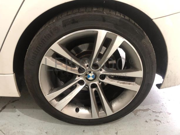 BMW 320 D Touring · Ano 2013