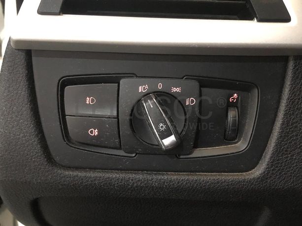 BMW 320 D Touring · Ano 2013