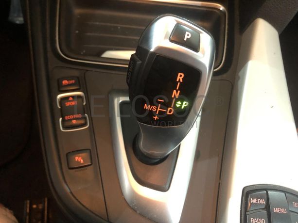 BMW 320 D Touring · Ano 2013