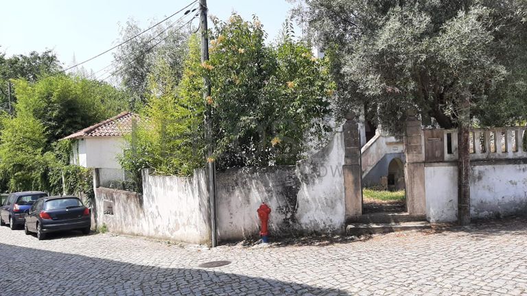 Moradia V3 + Terreno · Condeixa-a-Nova