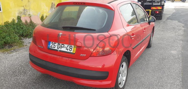 Peugeot 207 1.4 16v · Ano 2007