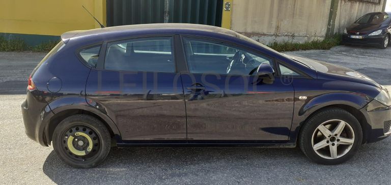 Seat Leon 1.6 TDI · Ano 2012