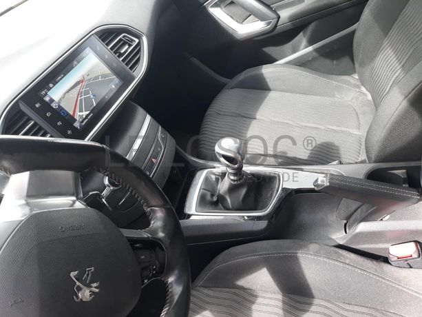 Peugeot 308 SW 1.6 BlueHDI · Ano 2014