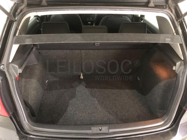 Volkswagen Golf 1.9 TDI · Ano 2006