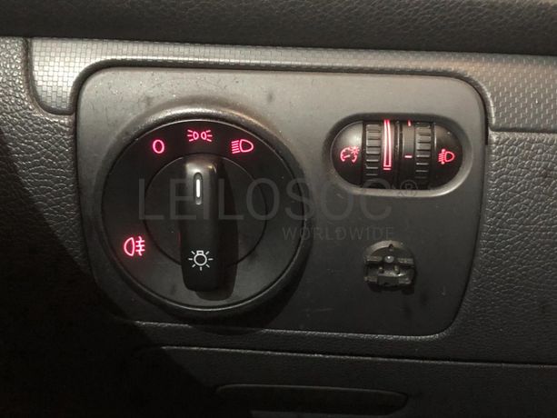 Volkswagen Golf 1.9 TDI · Ano 2006