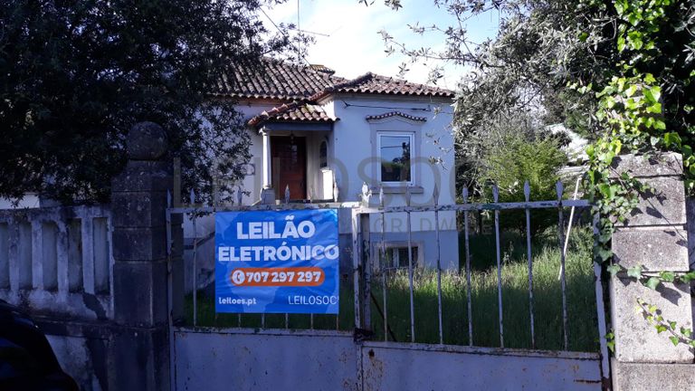 Moradia V3 + Terreno · Condeixa-a-Nova