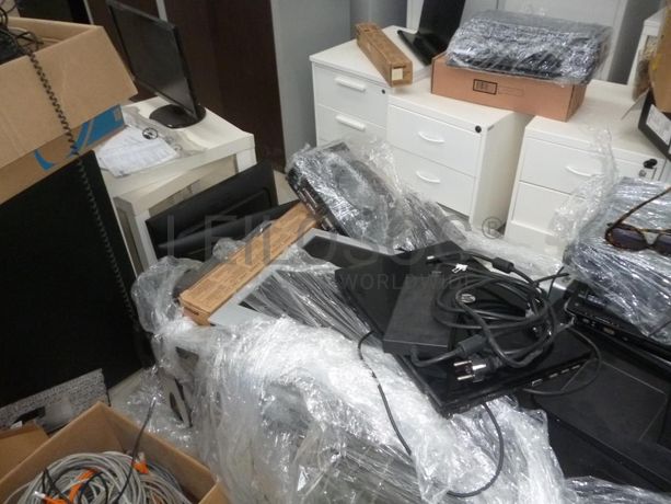 Equipamento de Escritório + Material Informático