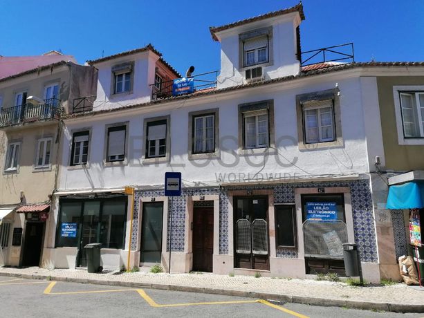 Edifício 3 Pisos c/ Logradouro · Estrela, Lisboa