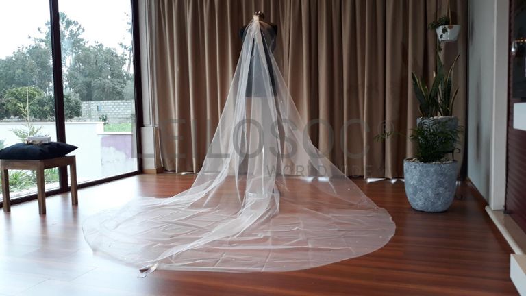 Grande Leilão de Vestidos de Noiva e Cerimónia