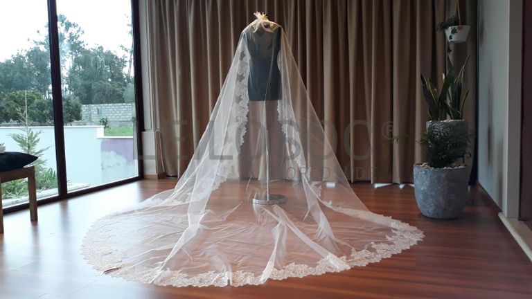 Grande Leilão de Vestidos de Noiva e Cerimónia