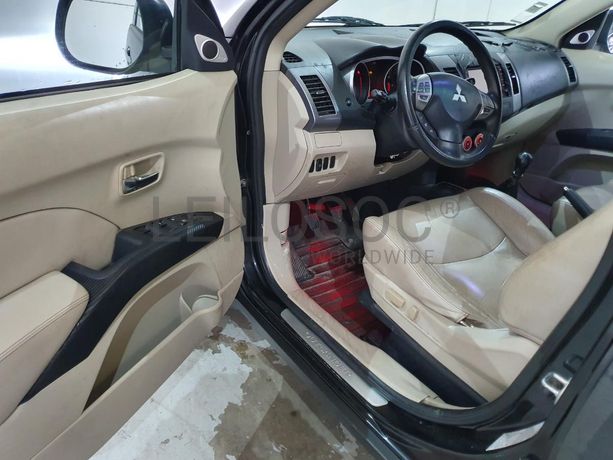 Mitsubishi Outlander 2.0 DI-D · Ano 2007