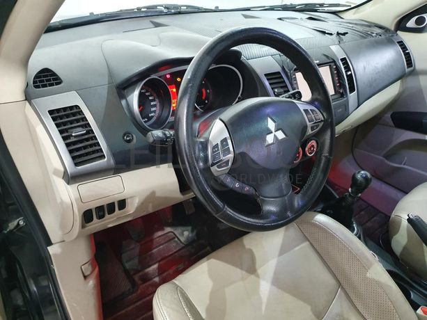 Mitsubishi Outlander 2.0 DI-D · Ano 2007