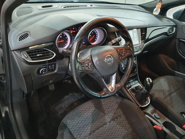 Opel Astra 1.4 Turbo · Ano 2017
