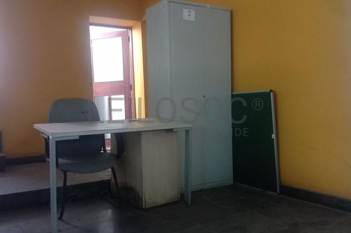 Mobiliário de escritório ·