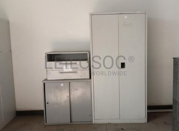 Mobiliário de escritório ·