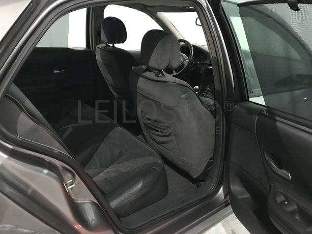 Renault Laguna 1.9 DCI · Ano 2004