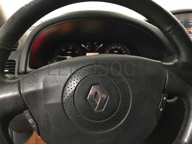 Renault Laguna 1.9 DCI · Ano 2004