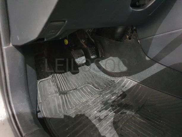 Toyota Corolla 1.4D · Ano 2004