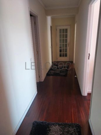 Apartamento T4 + Garagem · Vila das Aves