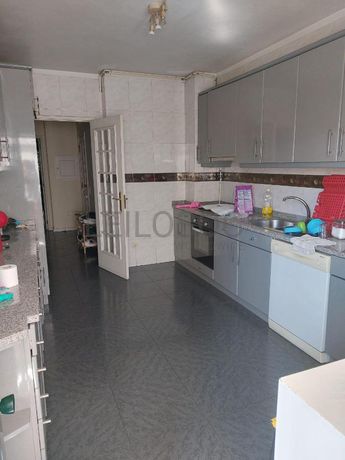 Apartamento T4 + Garagem · Vila das Aves