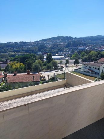 Apartamento T4 + Garagem · Vila das Aves