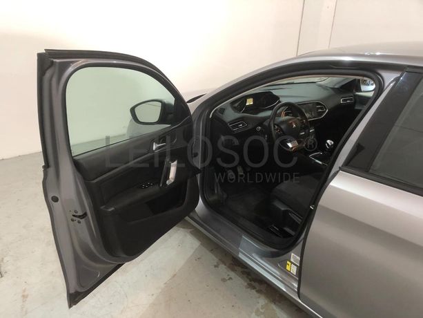 Peugeot 308 · Ano 2015