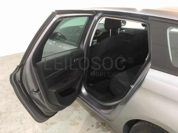 Peugeot 308 · Ano 2015