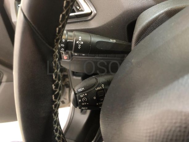 Peugeot 308 · Ano 2015