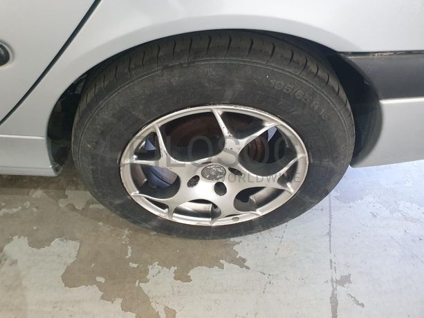 Renault Laguna 1.9 DTI · Ano 1999