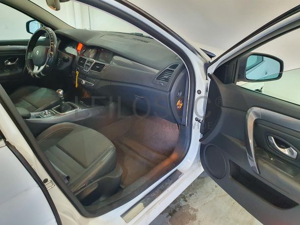 Renault Laguna 2.0 DCI · Ano 2010