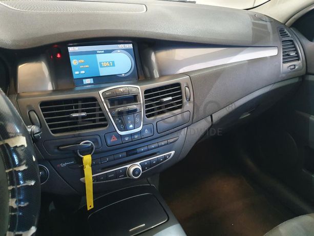 Renault Laguna 2.0 DCI · Ano 2010